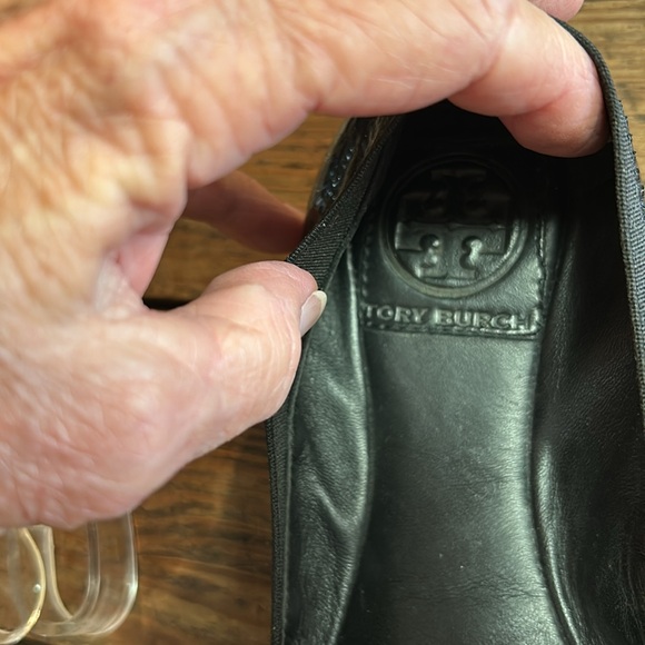 TORY BURCH Black Patent Leather Ballet Flats with Gold Logo sz 6.5 - Picture 9 of 12